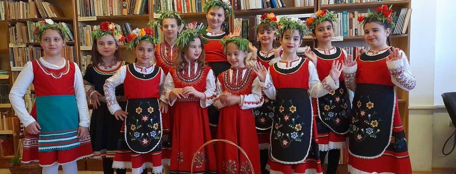 Лазарска група - Народно читалище Св. Пантелеймон 1909 в село Паталеница